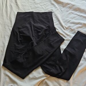 Sleek Black Women's Leggings